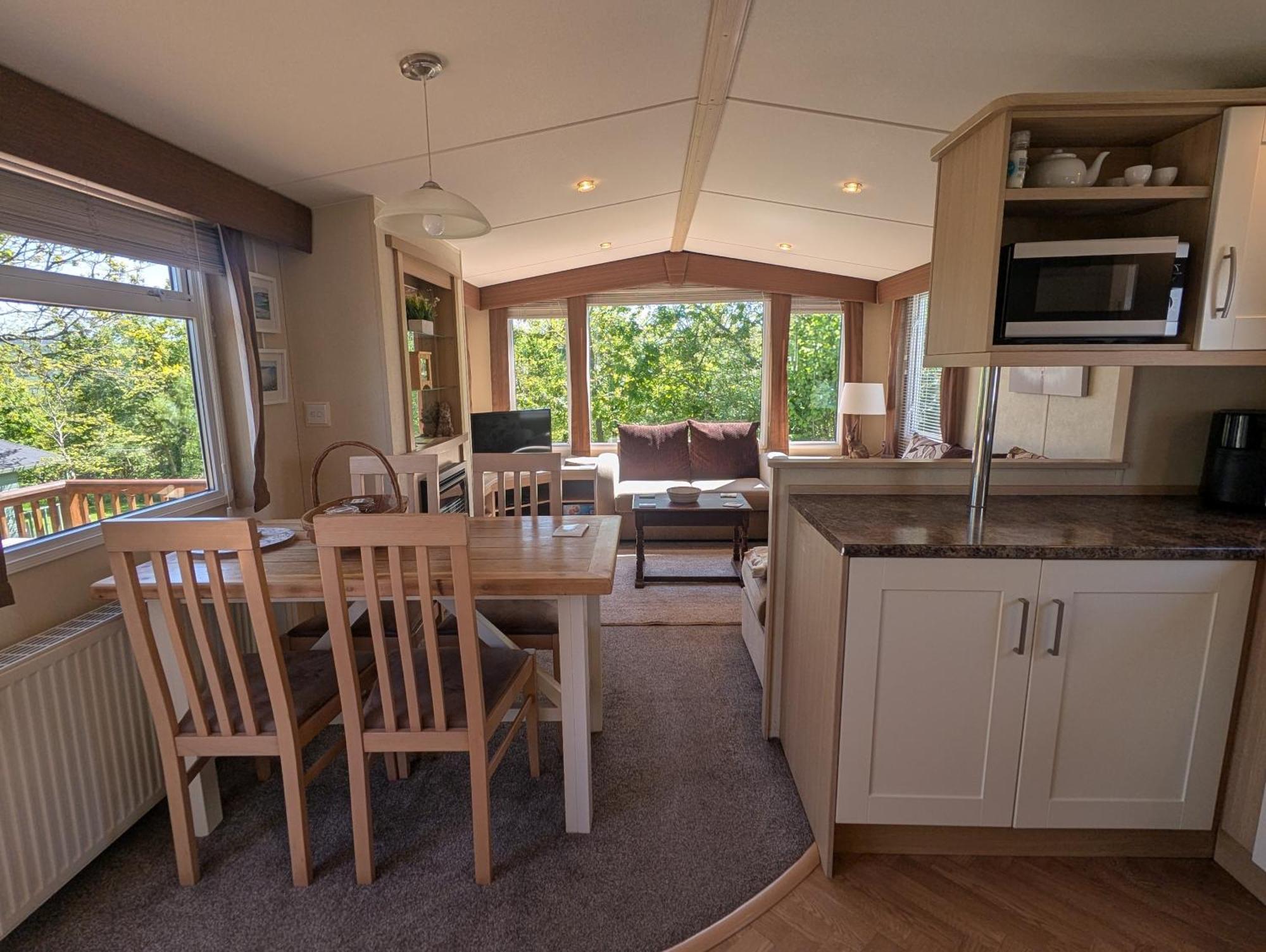 Red Squirrel Holiday Home In The Countryside, 10 Mins To Lligwy Beach Llandyfrydog Ngoại thất bức ảnh